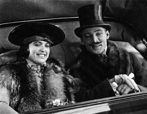 p15759coll36_10_medium